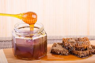 difference between raw and organic honey